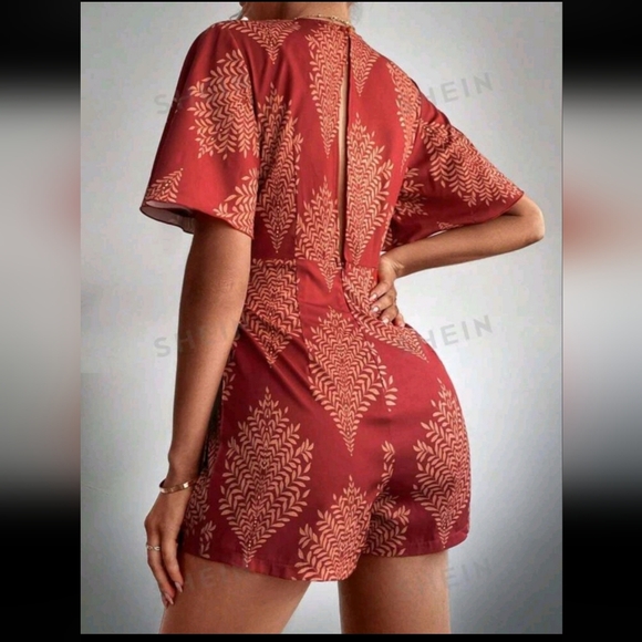 Leaf Print Butterfly Sleeve Wrap Tie Side Cut Out Romper Sz S - Picture 2 of 2